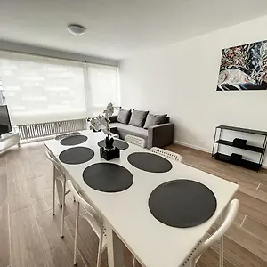 Tirou 5 Centre - Gare - Aeroport Apartamento